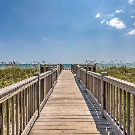 Updated Condo Less Than 3 Miles To Broadway At The Beach!
